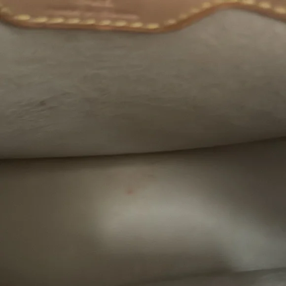 Louis Vuitton Looping MM Monogram Shoulder Bag - Picture 12 of 16